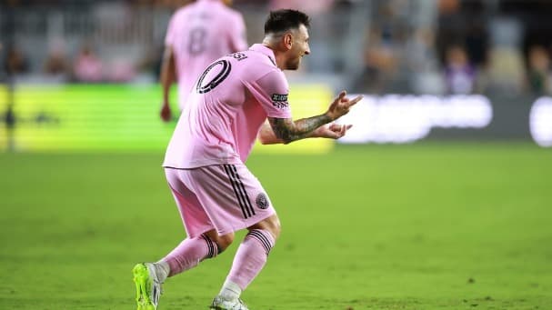 ميسي لن يحضر احتفال برشلونة بالذكرى 125 لتأسيسه
