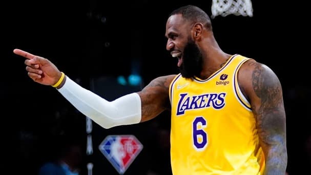 ليبرون جايمس فخور بإبنه