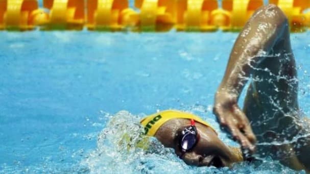 سباحة استرالية شابة تسقط ليديكي