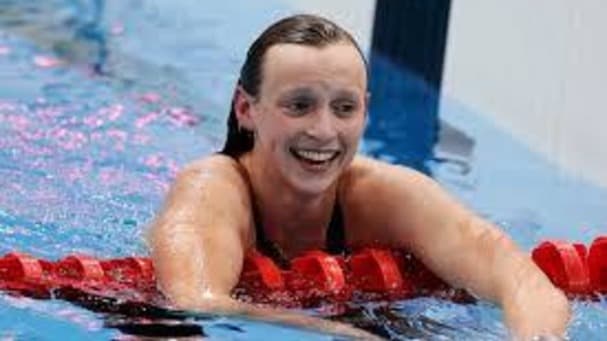 ليديكي تحطم رقمها القياسي في سباق 400 م حرة