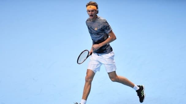 زفيريف يتفوق على نادال في افتتاح مباريات البطولة الختامية