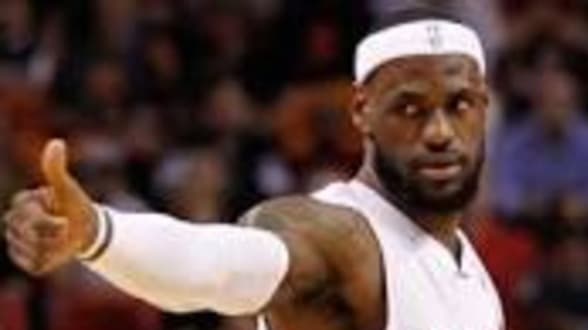 رقم قياسي جديد للاعب ليبرون جايمس