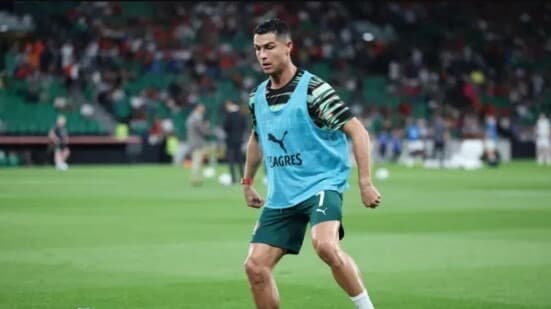 كريستيانو رونالدو يتصدر قائمة أعلى الرياضيين دخلاً في العالم لعام 2025