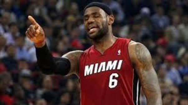 ليبرون جيمس مع خروج ستيرلينغ من الـ NBA