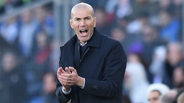 زيدان يلمح الى امكانية تدريب منتخب فرنسا