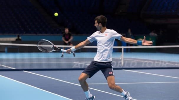 طبيب ديوكوفيتش يتوقع عودته مطلع العام المقبل