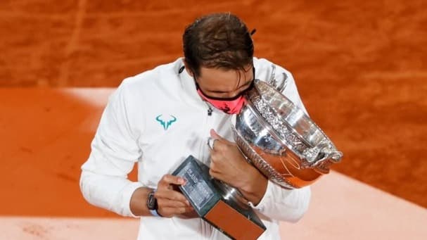 نادال يرد على تحية فيدرر 