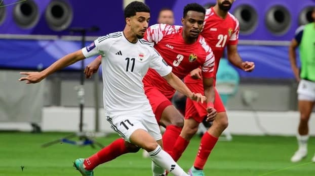 زيدان إقبال يبكي بعد خروج العراق من كأس آسيا