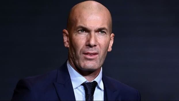رومانو يحسم الجدل: زيدان خارج حسابات ريال مدريد