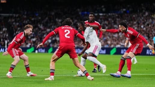 اشبيلية يهاجم التحكيم بعد خسارته أمام ريال مدريد