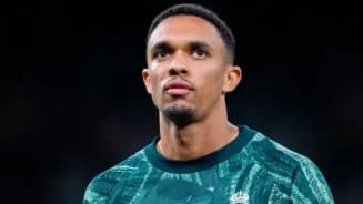 كاراغر: ارنولد ارتكب خطأ كبيرا بالانتقال الى ريال مدريد